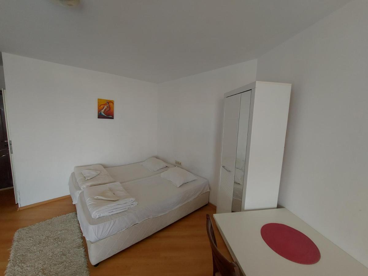 Studios & Apartments Perla Sunny Beach Eksteriør billede