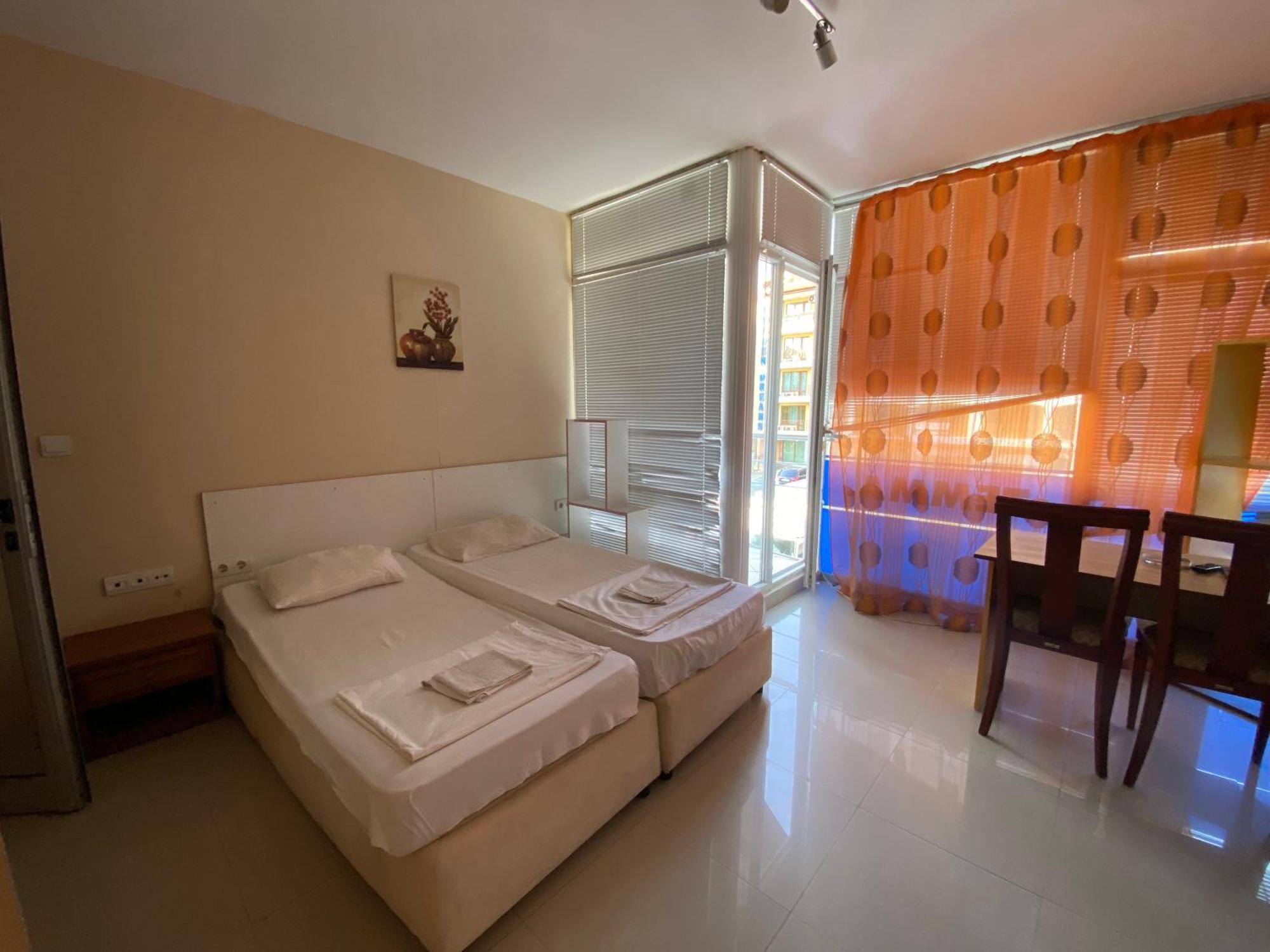 Studios & Apartments Perla Sunny Beach Eksteriør billede